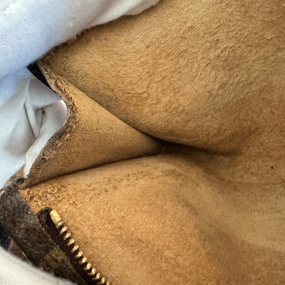 - Louis Vuitton Monogram Poche Toilette 15 Cosmetics Pouch Purse/ - Picture 10 of 14